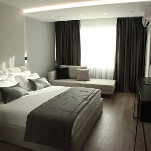 Hotel L'hotel, Tirana